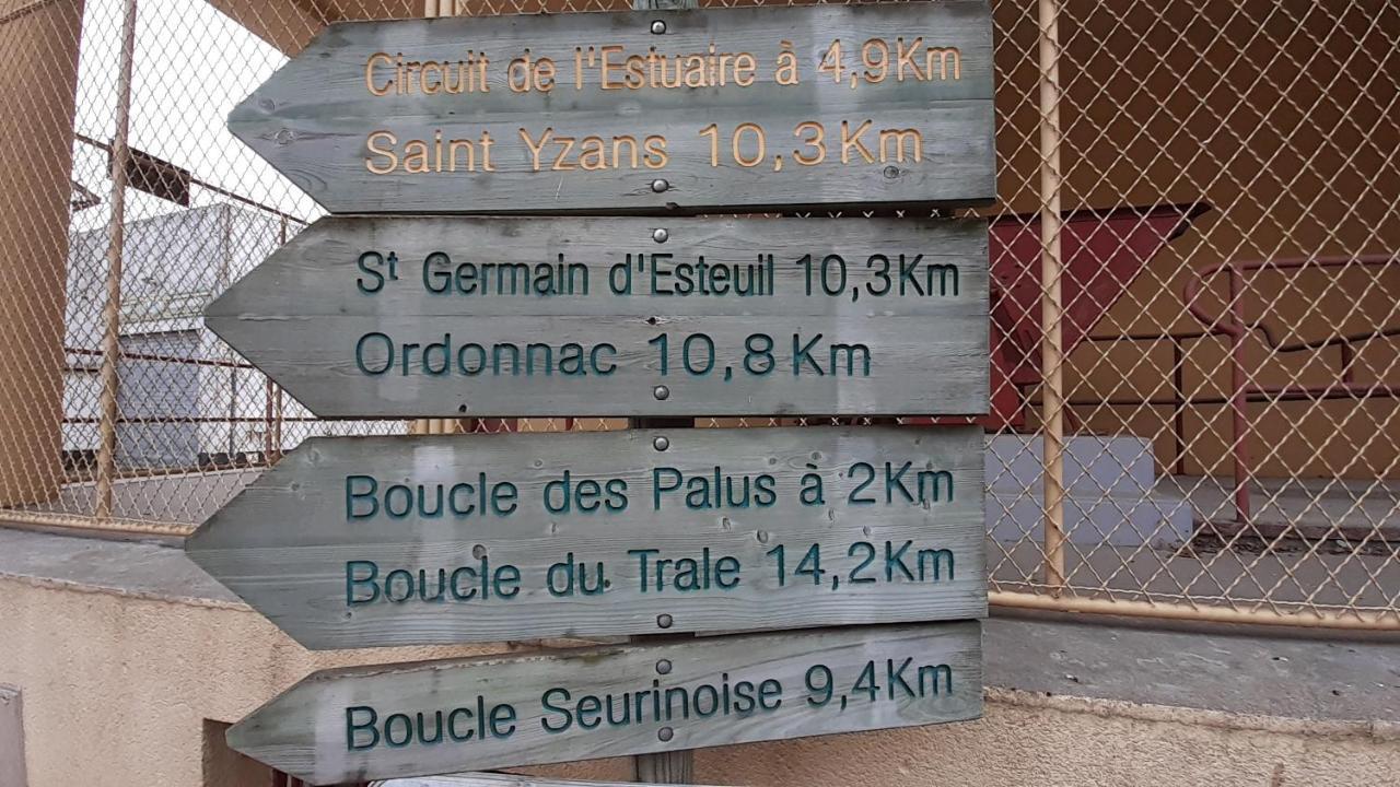 Chambres D'Hotes La Fontaine! Saint-Seurin-de-Cadourne Esterno foto