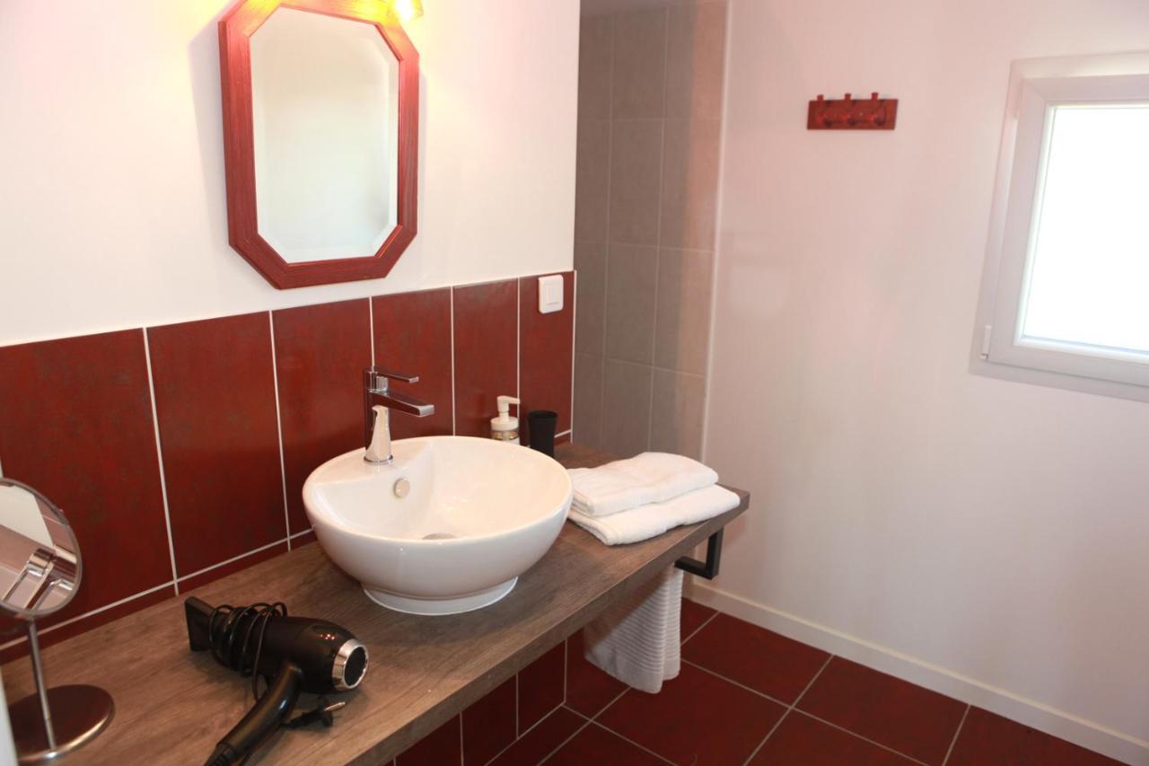 Chambres D'Hotes La Fontaine! Saint-Seurin-de-Cadourne Esterno foto